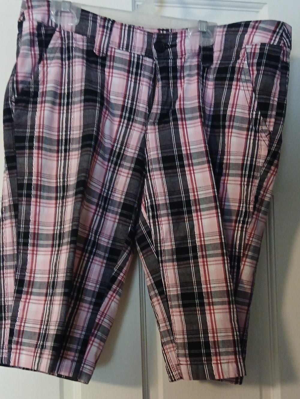 Vtg Deja Bleu Women's Pink and Black Plaid Bermuda Shorts